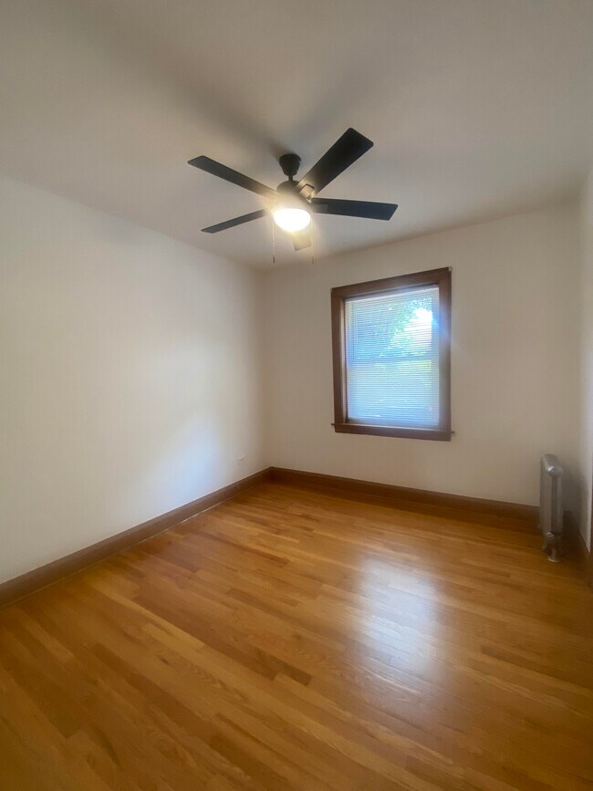 Foto del edificio - 4438 N Long Ave