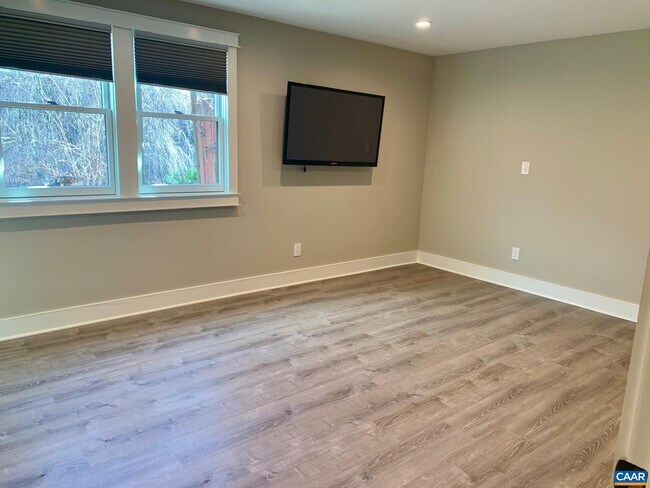 Building Photo - 652 Ivy Hill Ln