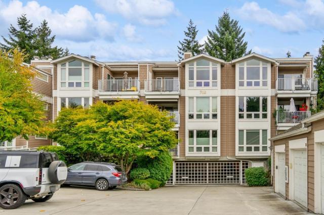Building Photo - 2 bedroom in Kirkland WA 98033