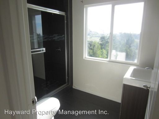 Foto del edificio - 1380 Highland Blvd