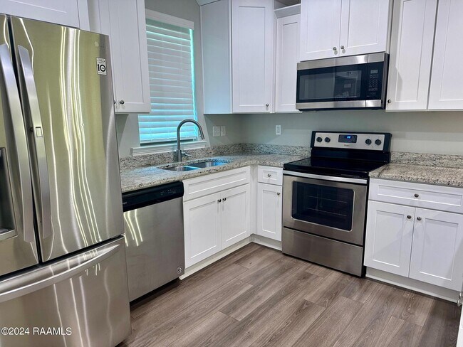 Foto del edificio - 210 Twin Meadow Ln