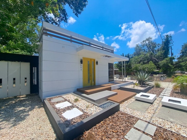 Building Photo - 603 38th St W