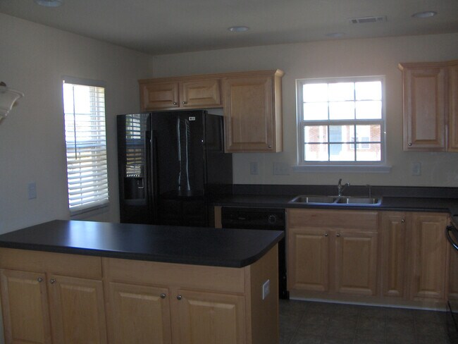 Building Photo - Exclusively Offered by Muse Realty, LLC