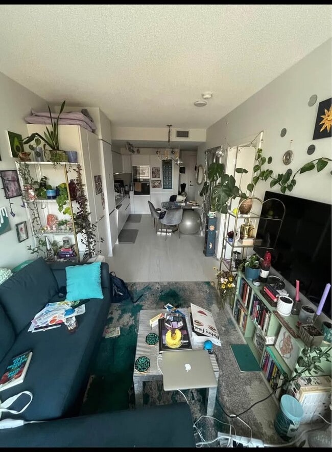 Building Photo - 180 2nd Av E