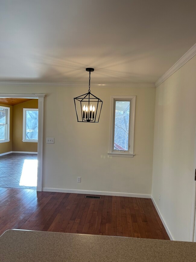 Área de comedor - 8817 N Picture Ridge Rd