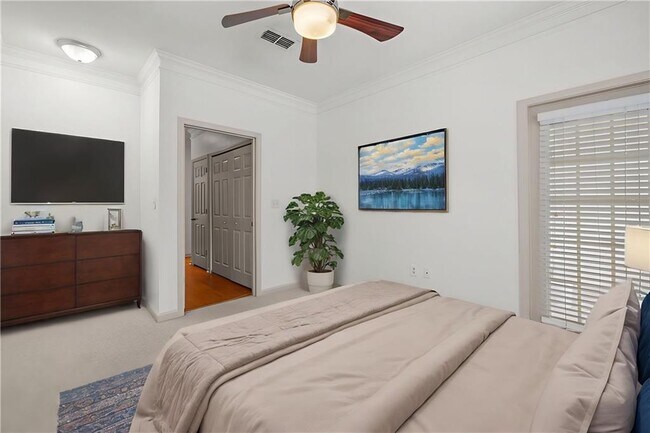 Foto del edificio - 1111 Westchester Ln NE