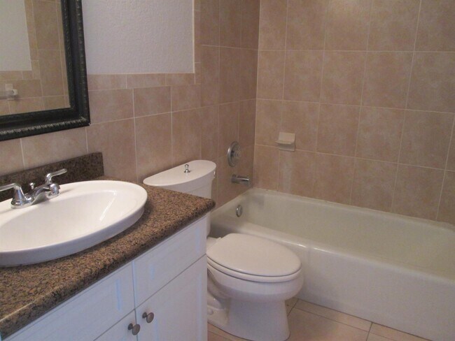 Foto del edificio - 405 N Cypress Dr