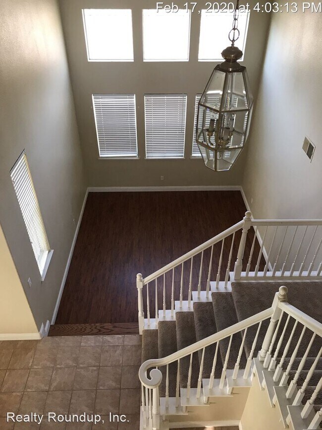 Building Photo - 5 br, 3.5 bath House - 2300 Bastona Dr
