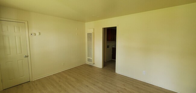 Foto del edificio - 2 Bedroom Duplex