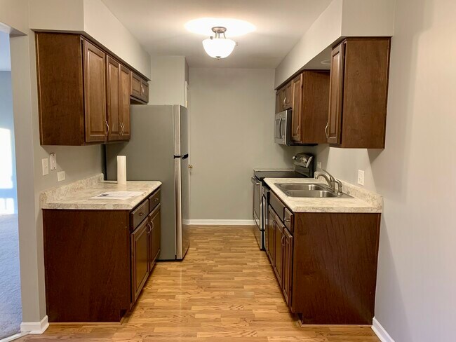 Building Photo - 1108 Shagbark Ct