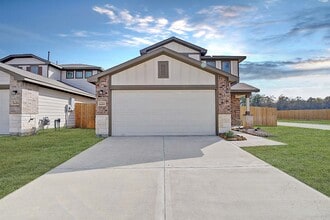 Building Photo - 14616 Wheeler Dr