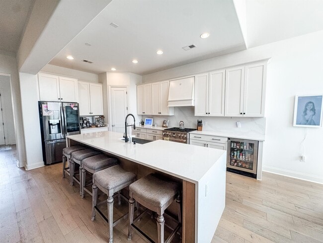 Building Photo - 621 Covington Walk Ln S