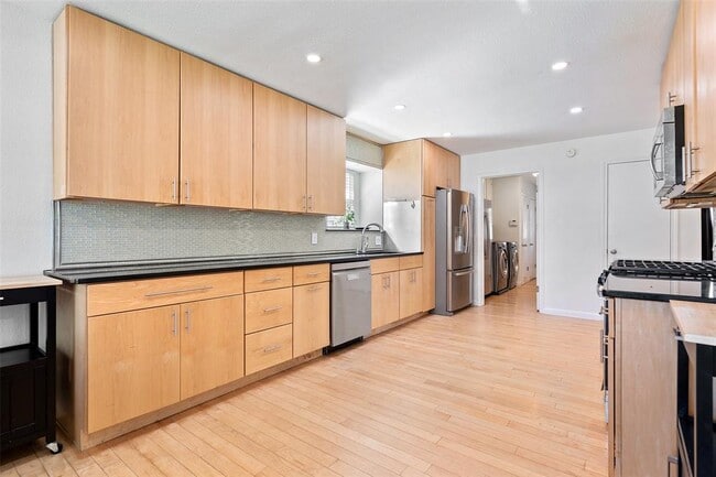 Foto del edificio - 6906 One Oak Rd