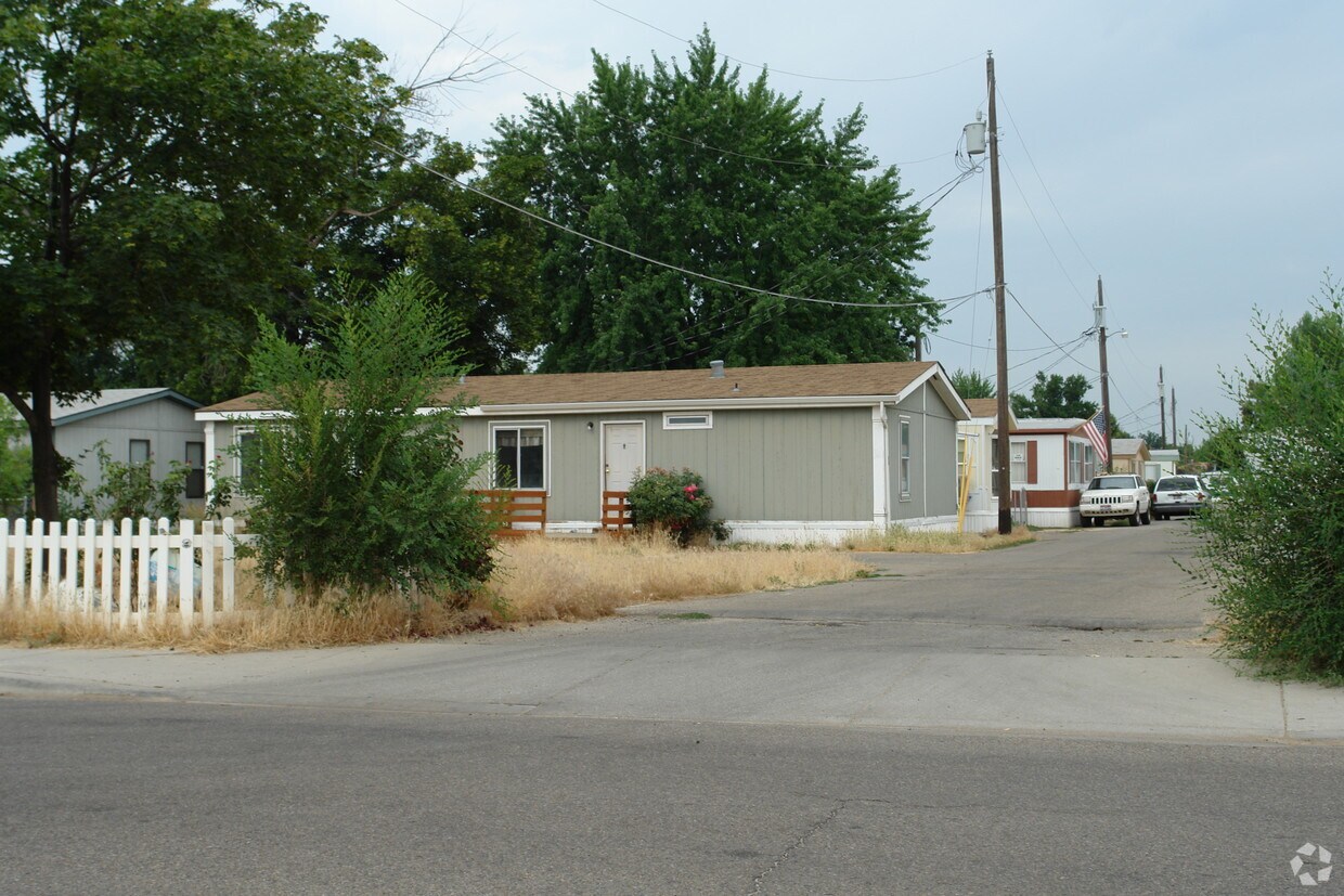 Building Photo - Hampton Mobile Estates