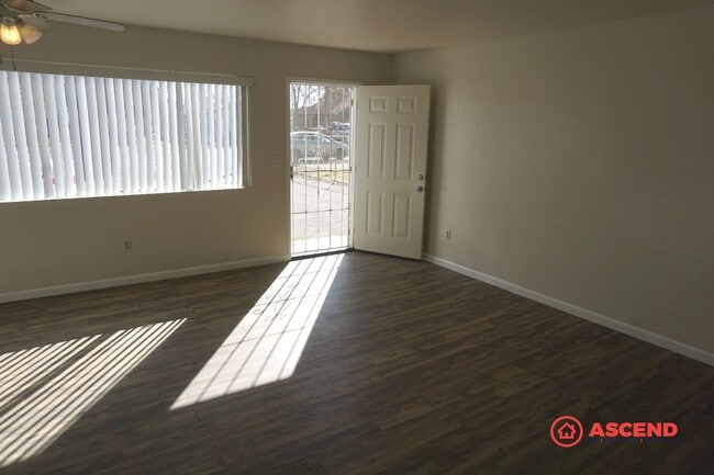 Building Photo - 326 Belle Ave