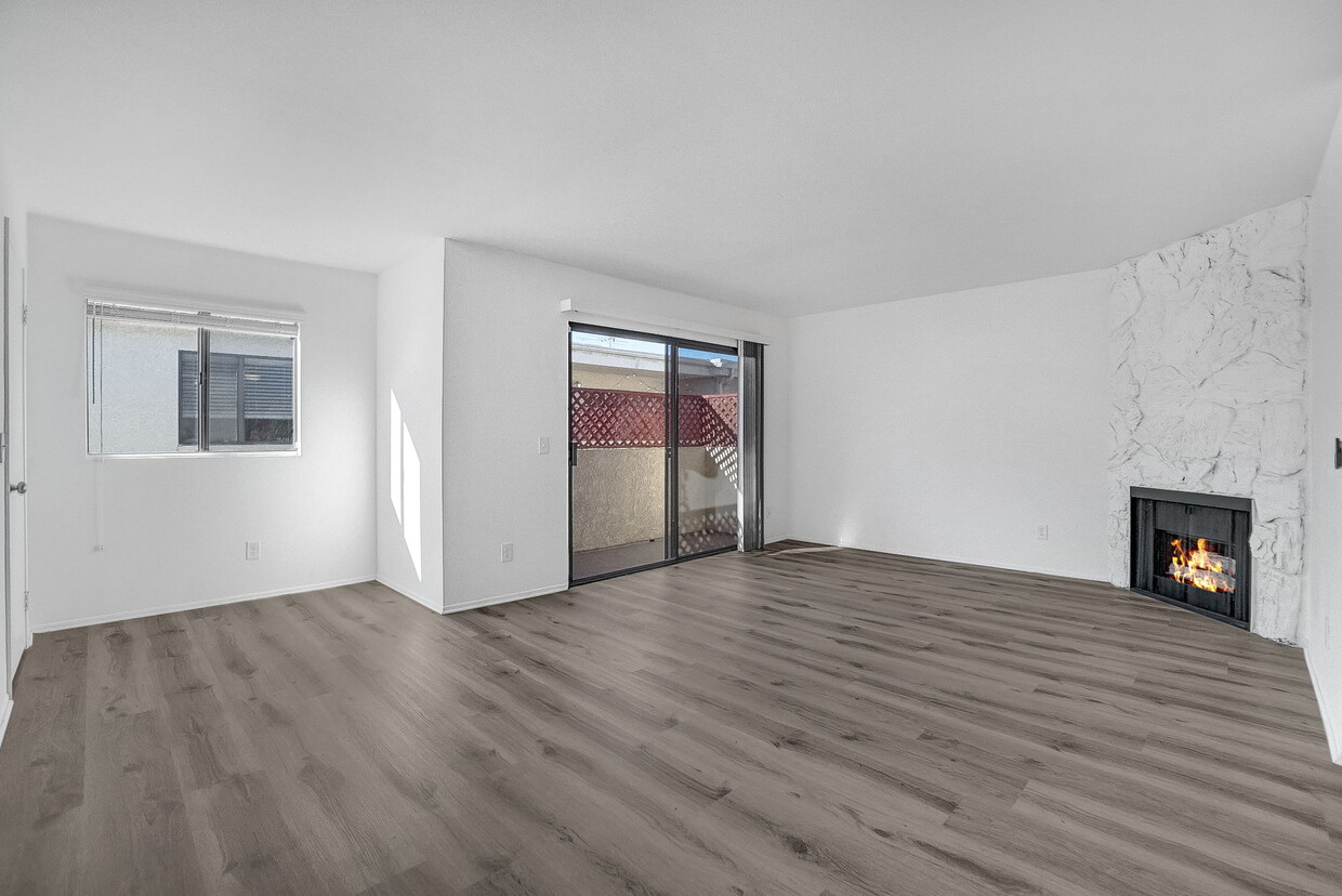 Living Room - 10619 Landale St
