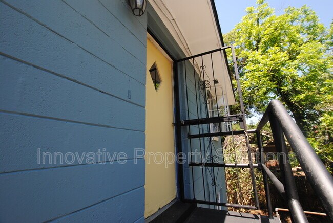 Foto del edificio - 2729 Oak St