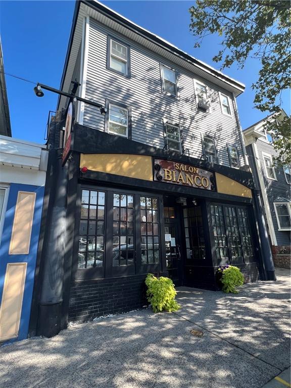 423 Atwells Ave Unit 3, Providence, RI 02909 Room for Rent in Providence, RI