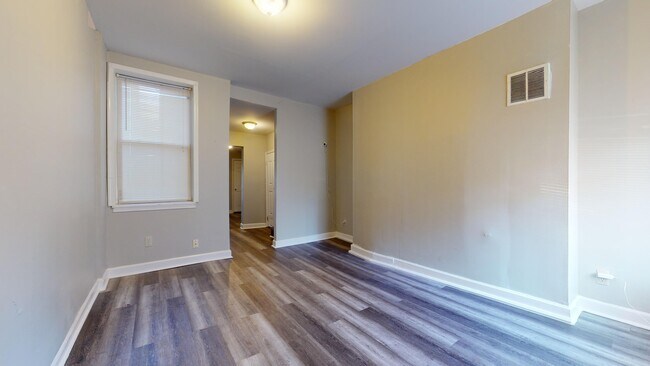 Building Photo - House for rent!