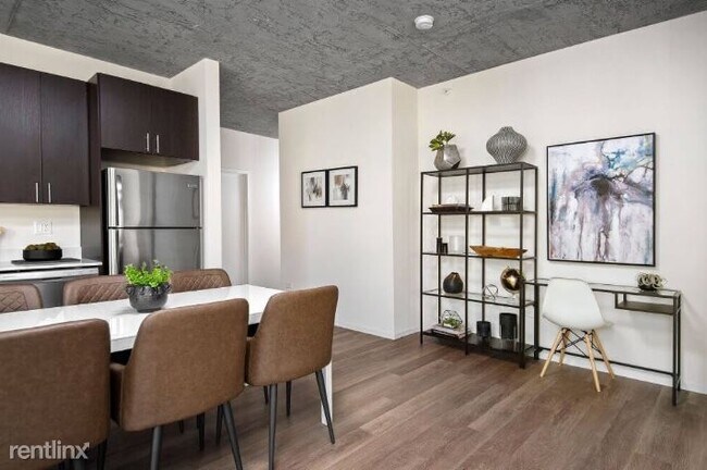 Building Photo - 2 br, 2 bath Apartment - 1455 S Wabash Ave