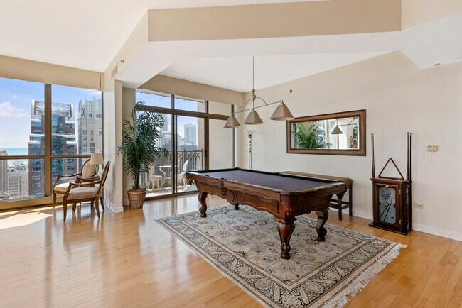 Foto del edificio - 21 E Huron St