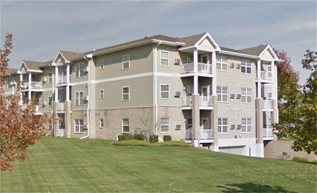 Building Photo - 350 Winnebago St