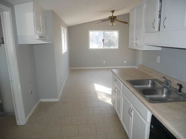 Foto del edificio - *****JUST REDUCED*****1853 Custer Dr South...