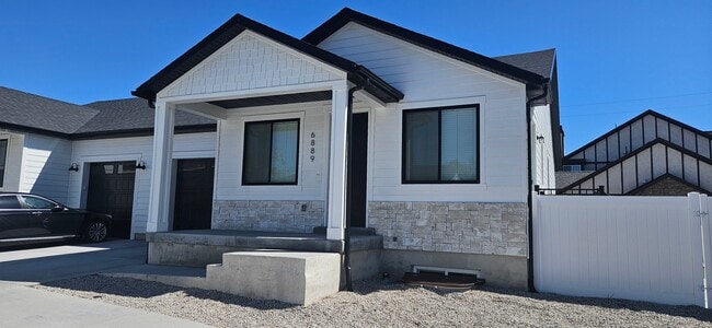 Building Photo - 6889 S 190 E