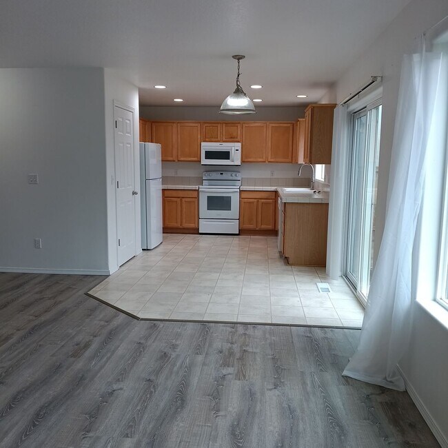 Foto del edificio - Beautiful Home Available In Bridal Springs Community!