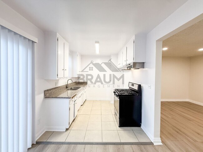 Foto del edificio - 19401 Haynes St