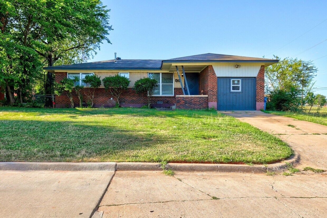 Primary Photo - 4 Bedroom rental
