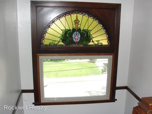 Building Photo - 5542 Fair Oaks St