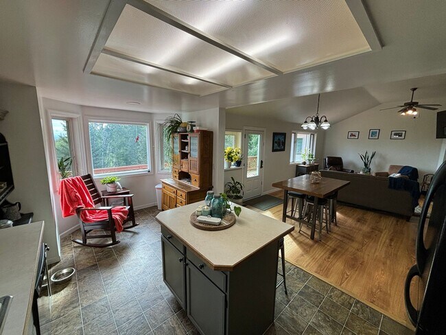 Foto del edificio - Move in special $500 off 1st months rent/ ...