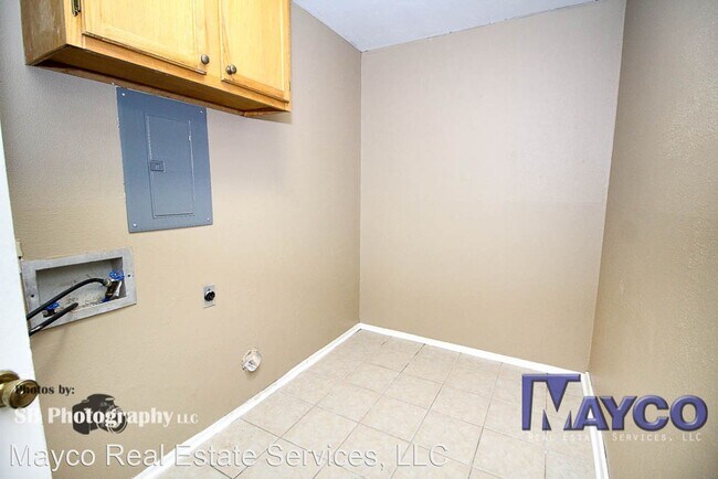 Building Photo - 4 br, 2 bath House - 9017 Bayonne Dr.