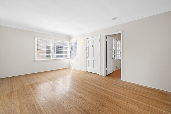 Foto del edificio - 458 N Gardner St