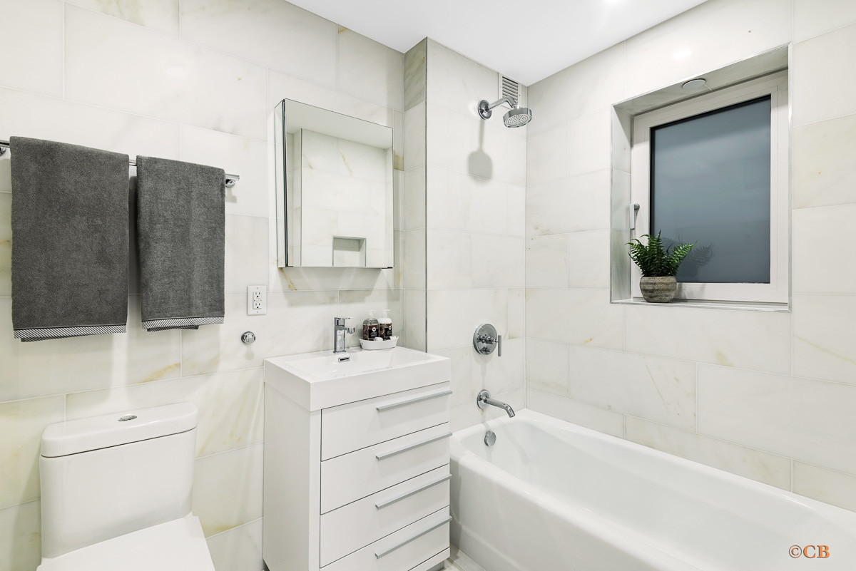 Full Bathroom - 219 S 3rd St