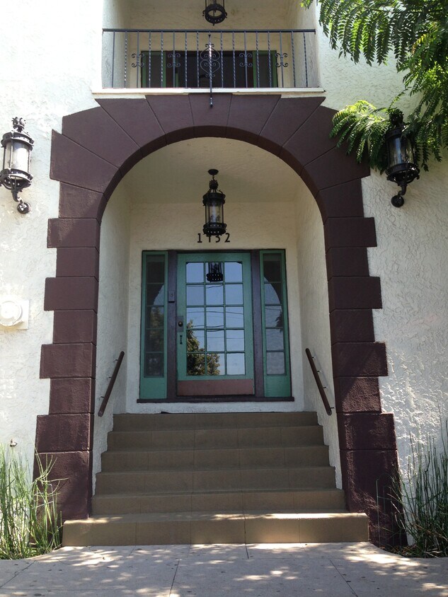 Primary Photo - 1432 Echo Park Ave