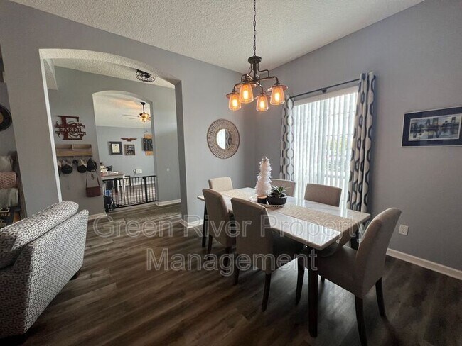 Foto del edificio - 6361 Duclay Rd