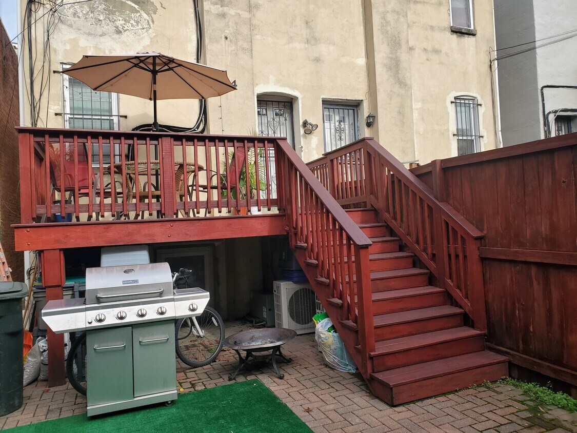 Primary Photo - 84 Q St NW