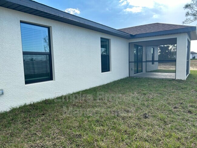 Building Photo - 1817 NE 40th Ln
