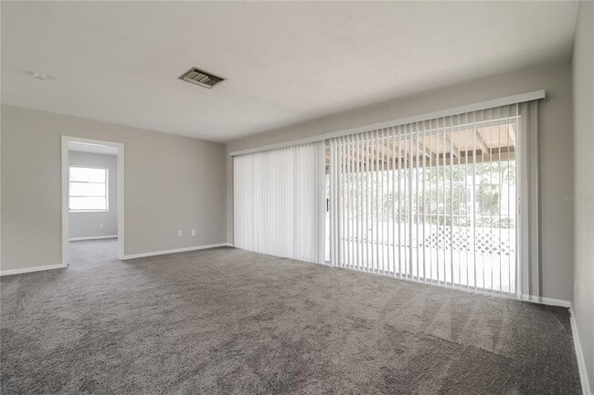 Building Photo - 1927 English Dr