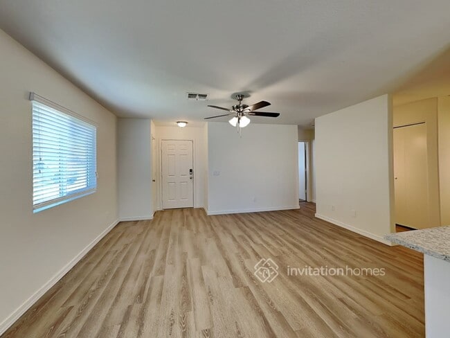 Building Photo - 7116 W Whyman Ave