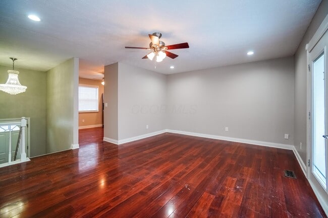 Building Photo - 1676 Laramie Dr