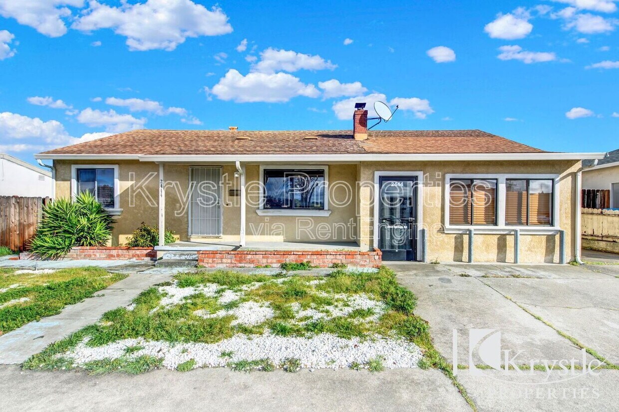 Foto principal - 2444 Springs Rd