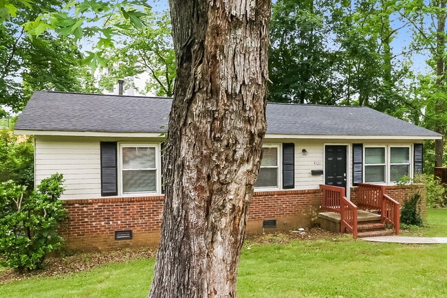 Building Photo - 4121 Carlyle Dr