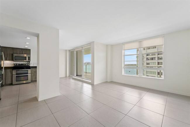 Foto del edificio - 910 West Ave