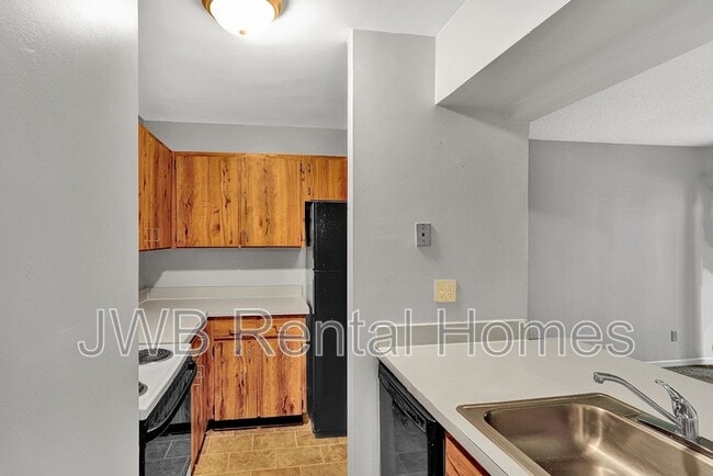 Building Photo - 3 Veronese Ct