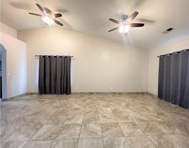 Building Photo - 2843 Colton Ct