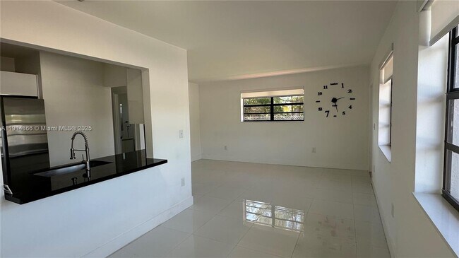 Foto del edificio - 6936 SW 22nd St