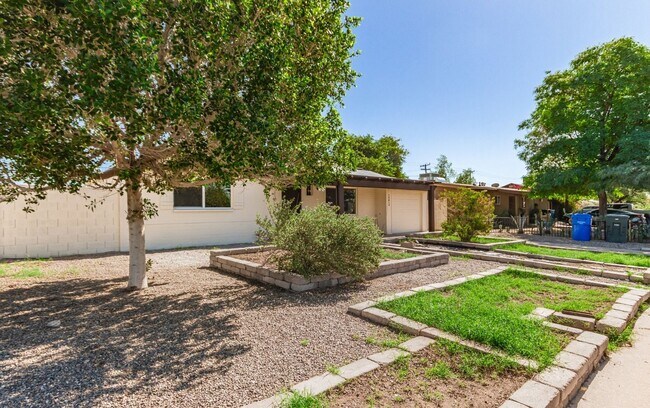 Building Photo - 12613 N 29th Ave